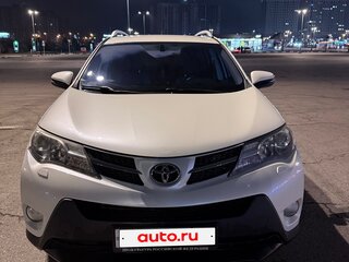 2015 Toyota RAV4 IV (XA40), белый, 2300000 рублей, вид 1