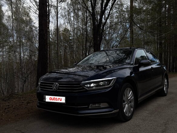 2015 Volkswagen Passat B8, синий, 1330000 рублей - вид 1