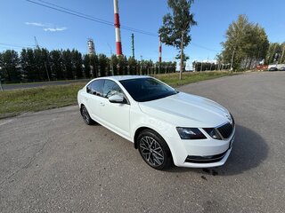 2018 Skoda Octavia III (A7) Рестайлинг, белый, 1799999 рублей, вид 3