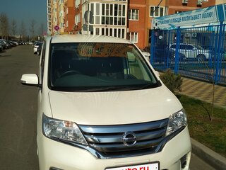 2011 Nissan Serena IV (C26), белый, 1580000 рублей, вид 1