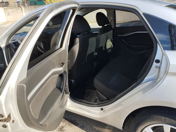 2018 Lada (ВАЗ) Vesta I, серебристый, 840000 рублей - вид 5