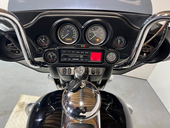 2012 Harley-Davidson Electra Glide, чёрный, 730000 рублей - вид 25