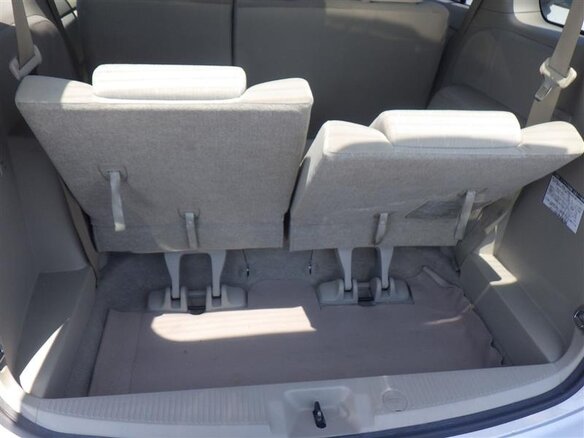 2009 Toyota ISis I Рестайлинг, серебристый, 1250000 рублей - вид 6