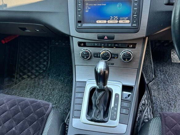 2012 Volkswagen Passat B7, чёрный, 1111110 рублей - вид 15