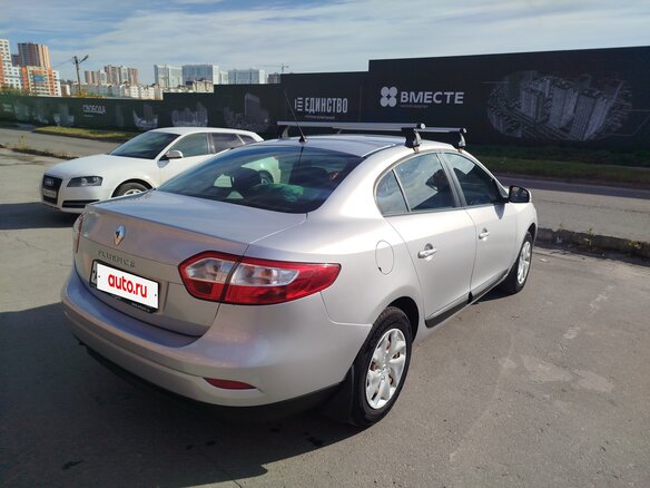 2013 Renault Fluence I Рестайлинг, серебристый, 650000 рублей - вид 3