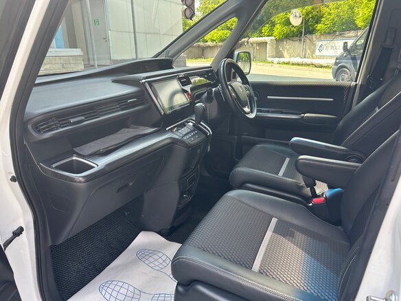2015 Honda Stepwgn Spada V, белый, 2100000 рублей - вид 4