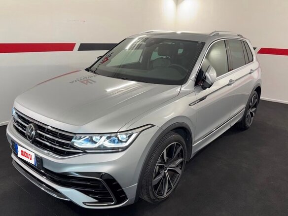 2023 Volkswagen Tiguan II Рестайлинг, серебристый, 3150000 рублей