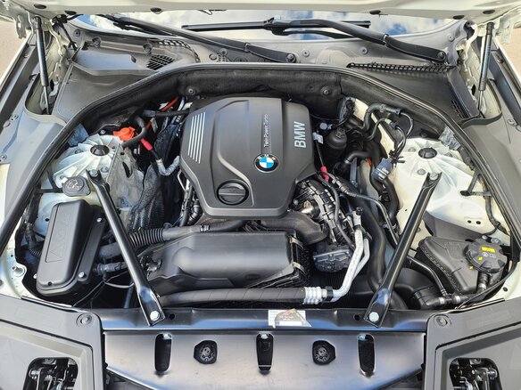 2016 BMW 5 серии 520d VI (F10/F11/F07) Рестайлинг, белый, 2950000 рублей - вид 12