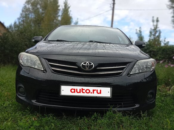 2010 Toyota Corolla X (E140, E150) Рестайлинг, чёрный, 1100000 рублей - вид 2