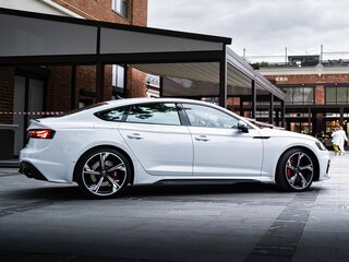 2021 Audi RS 5 II (F5) Рестайлинг, белый, 8500000 рублей, вид 5