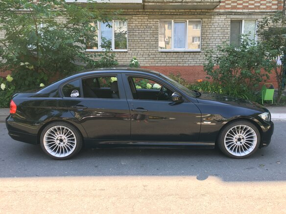 2009 BMW 3 серии 320i V (E90/E91/E92/E93) Рестайлинг, чёрный - вид 4