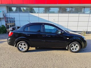 2009 Kia Rio II Рестайлинг, чёрный, 500000 рублей, вид 2