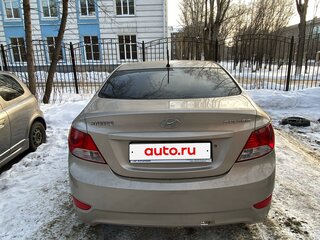 2011 Hyundai Solaris I, золотистый, 750000 рублей, вид 3