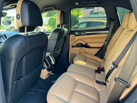 2015 Porsche Cayenne Diesel II Рестайлинг (958), коричневый, 4800000 рублей - вид 10