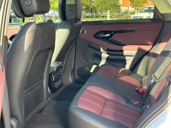 2025 Land Rover Range Rover Evoque L II Рестайлинг, белый, 6490000 рублей - вид 14