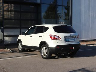 2013 Nissan Qashqai I Рестайлинг, белый, 1049000 рублей, вид 3