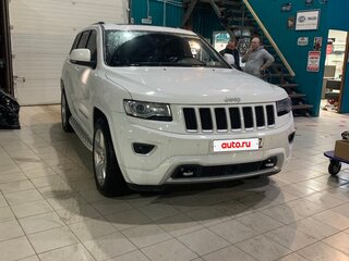 2014 Jeep Grand Cherokee IV (WK2) Рестайлинг, белый, 2000000 рублей, вид 3