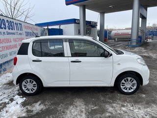 2018 Toyota Passo III, белый, 950000 рублей, вид 3