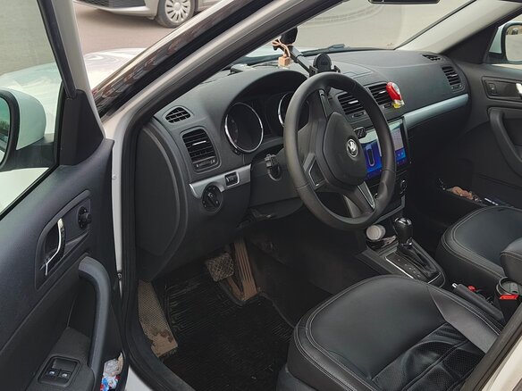 2015 Skoda Yeti I Рестайлинг, белый, 1535000 рублей - вид 6