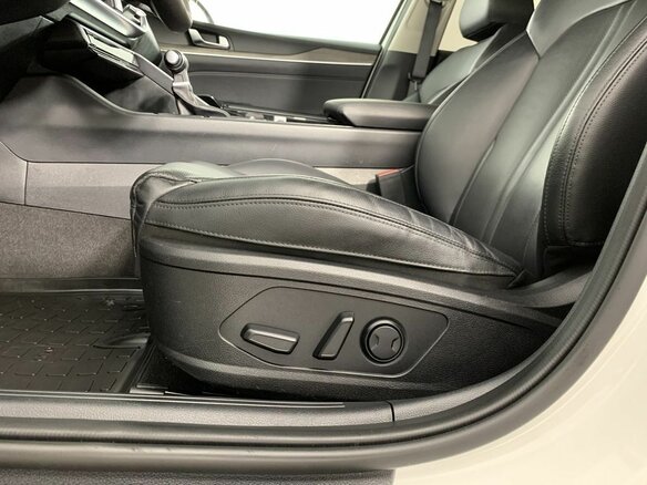 2020 Kia K5 III, белый, 2100000 рублей - вид 13