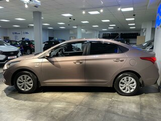 2019 Hyundai Solaris II, коричневый, 1399999 рублей, вид 4