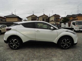 2021 Toyota C-HR I Рестайлинг, белый, 1690000 рублей, вид 3