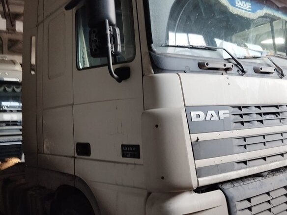 2001 DAF 95XF, белый, 2500000 рублей - вид 5