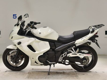 2011 Suzuki GSX 1250 FA, белый, 595000 рублей, вид 1