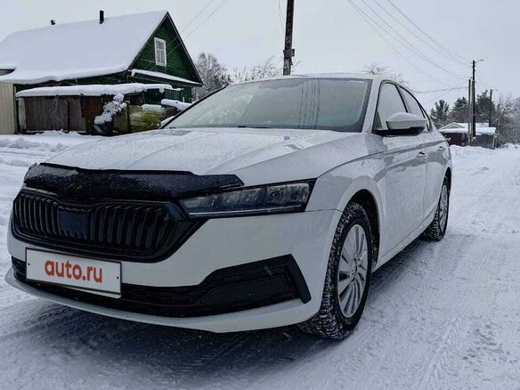 2021 Skoda Octavia IV (A8), белый, 2000000 рублей