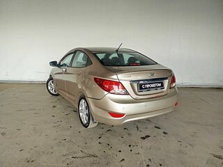 2012 Hyundai Solaris I, бежевый, 620000 рублей, вид 4
