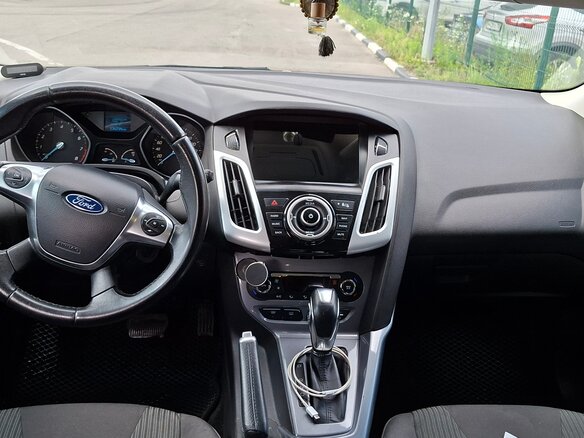 2012 Ford Focus III, красный, 800000 рублей - вид 5