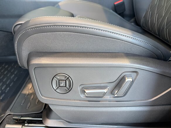 2026 Audi Q5 L III (GU), чёрный, 6395000 рублей - вид 12
