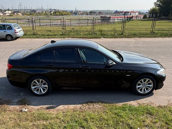 2012 BMW 5 серии 520i VI (F10/F11/F07), чёрный, 1690000 рублей - вид 3