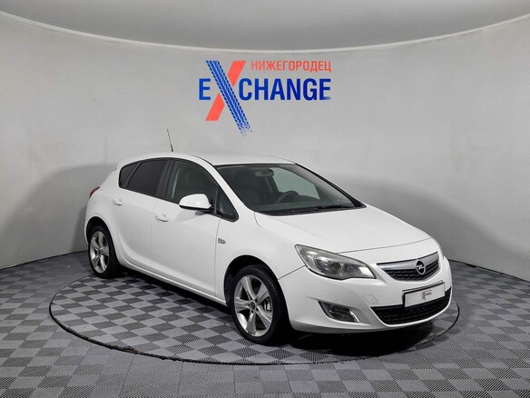 2011 Opel Astra J, белый, 518000 рублей - вид 3