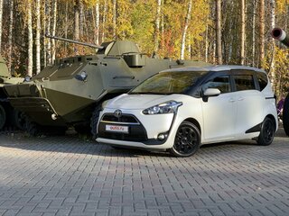 2015 Toyota Sienta II, белый, 1450000 рублей, вид 2