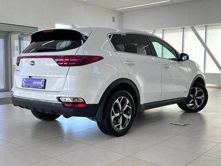 2019 Kia Sportage IV Рестайлинг, белый, 2030000 рублей, вид 5