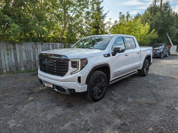 2022 GMC Sierra Crew Cab IV Рестайлинг, белый, 7900000 рублей - вид 1