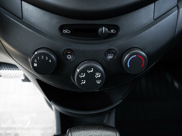 2011 Chevrolet Spark III, зелёный - вид 12