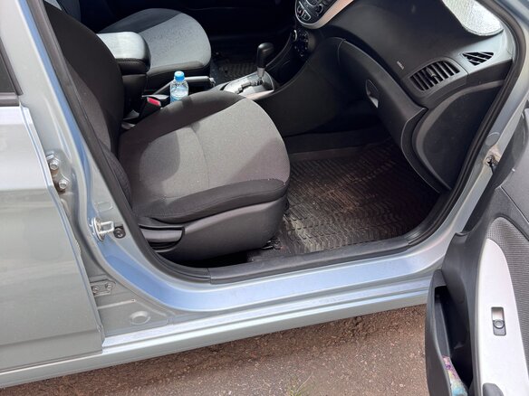 2013 Hyundai Solaris I, голубой, 850000 рублей - вид 3