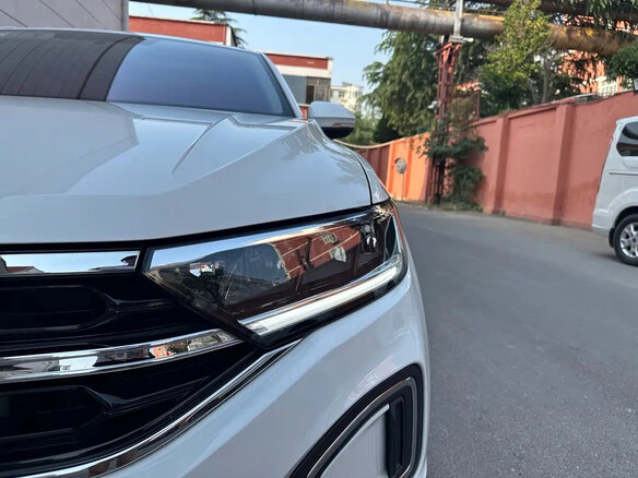 2023 Volkswagen T-Roc I (China Market), белый - вид 2