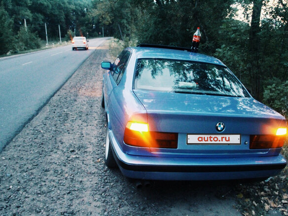 1988 BMW 5 серии 525i III (E34), голубой - вид 3