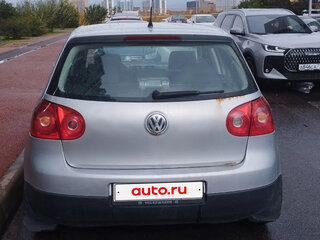 2005 Volkswagen Golf V, серебристый, 300000 рублей, вид 3