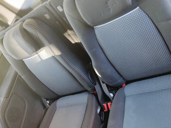 2013 Ford Galaxy II Рестайлинг, жёлтый, 1050000 рублей - вид 11