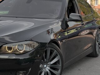 2011 BMW 5 серии 530d xDrive VI (F10/F11/F07), чёрный, 1730000 рублей, вид 1