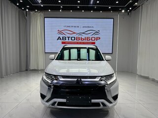 2022 Mitsubishi Outlander III Рестайлинг 3, белый, 2040000 рублей, вид 2