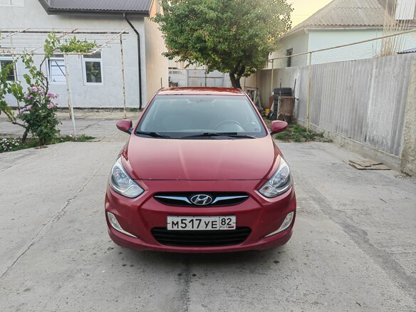 2012 Hyundai Solaris I, красный, 850000 рублей - вид 2