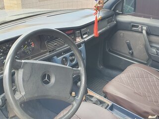 1984 Mercedes-Benz 190 (W201), белый, 435000 рублей, вид 4