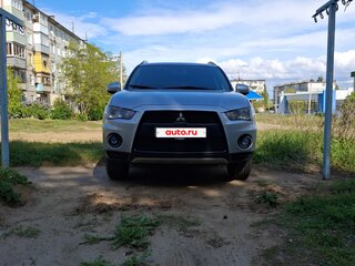 2010 Mitsubishi Outlander II Рестайлинг, серебристый, 1299000 рублей, вид 3