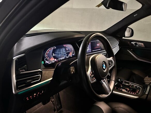 2021 BMW X7 40i I (G07), чёрный, 7500000 рублей - вид 7
