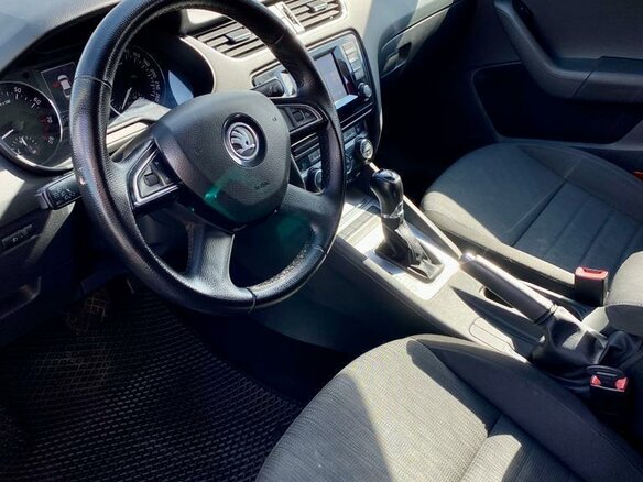 2015 Skoda Octavia III (A7), чёрный, 1150000 рублей - вид 10